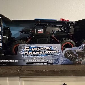 6-Wheel Dominator R/C Monster Truck - Black and Red